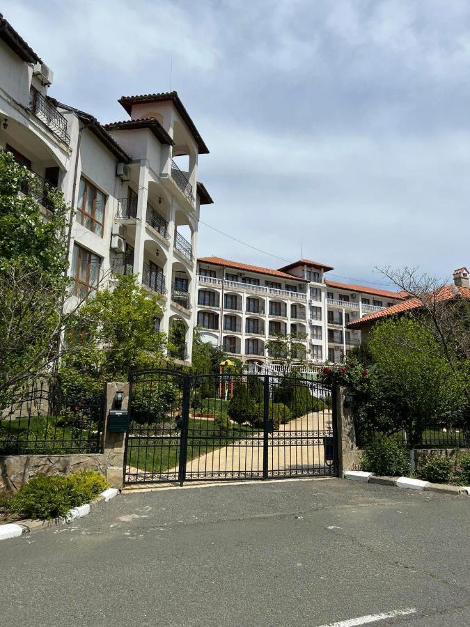 Триумф Холидей Вилидж Свети Влас Exterior foto