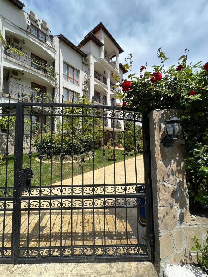 Триумф Холидей Вилидж Свети Влас Exterior foto